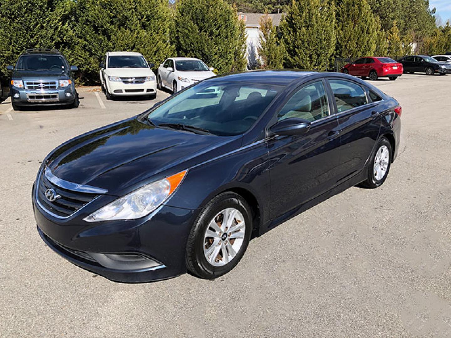 2014 Hyundai Sonata GLS (5NPEB4AC7EH) with an 2.4L L4 DOHC 16V engine, 6-Speed Automatic transmission, located at 7710 Tara Blvd, Jonesboro, GA, 30236, (678) 450-1000, 33.544365, -84.367821 - Photo#2