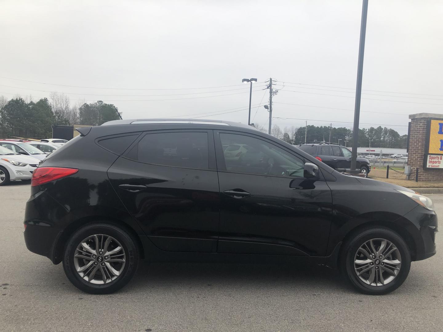 2014 Hyundai Tucson GLS AWD (KM8JUCAGXEU) with an 2.4L L4 DOHC 16V engine, 6-Speed Automatic transmission, located at 7710 Tara Blvd, Jonesboro, GA, 30236, (678) 450-1000, 33.544365, -84.367821 - At Sports and Imports we'll get you approved for an auto loan right here, whatever your credit! Our buy here, pay here financing means you only need a driver's license and proof of income. Call us at 678-450-1000 for more information and get you driving today! LOW DOWN PAYMENT ($799) We match yo - Photo#7