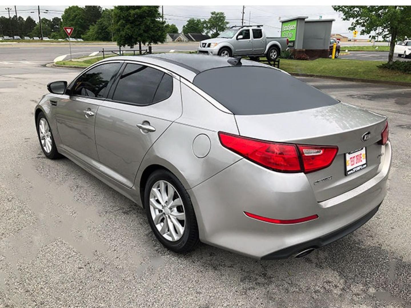 2014 Kia Optima EX (5XXGN4A75EG) with an 2.4L L4 DOHC 16V engine, 6-Speed Automatic transmission, located at 7710 Tara Blvd, Jonesboro, GA, 30236, (678) 450-1000, 33.544365, -84.367821 - Photo#5