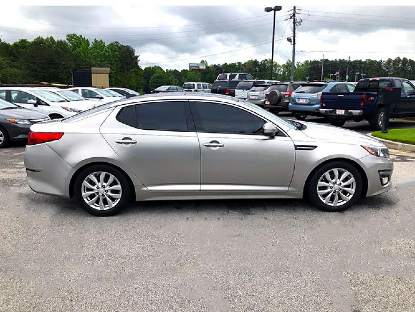 2014 Kia Optima EX (5XXGN4A75EG) with an 2.4L L4 DOHC 16V engine, 6-Speed Automatic transmission, located at 7710 Tara Blvd, Jonesboro, GA, 30236, (678) 450-1000, 33.544365, -84.367821 - Photo#8