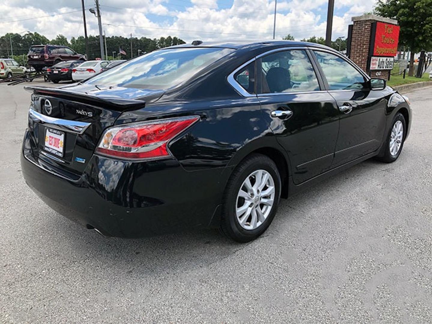 2014 Nissan Altima 2.5 SL (1N4AL3APXEN) with an 2.5L L4 DOHC 16V engine, Cvt transmission, located at 7710 Tara Blvd, Jonesboro, GA, 30236, (678) 450-1000, 33.544365, -84.367821 - Photo#6