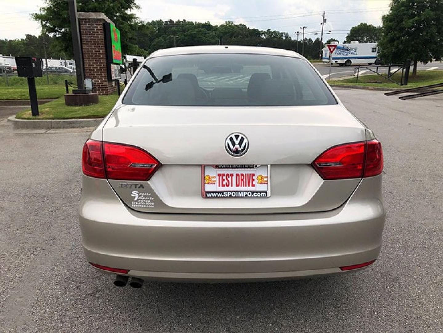 2014 Volkswagen Jetta S (3VW1K7AJ8EM) with an 2.0L L4 DOHC 20V engine, located at 7710 Tara Blvd, Jonesboro, GA, 30236, (678) 450-1000, 33.544365, -84.367821 - Photo#5