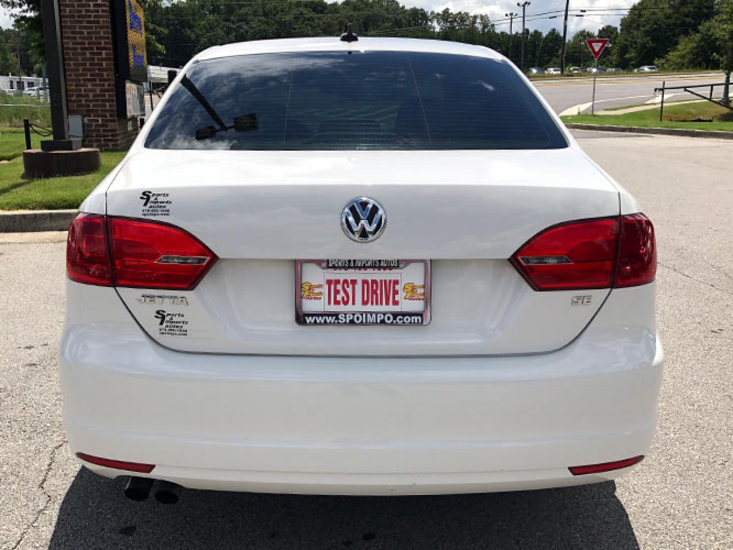 2014 Volkswagen Jetta SE (3VWD17AJXEM) with an 1.8L L4 DOHC 20V engine, located at 7710 Tara Blvd, Jonesboro, GA, 30236, (678) 450-1000, 33.544365, -84.367821 - Photo#5