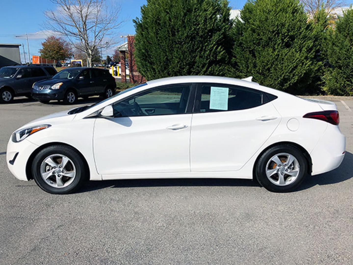 2015 Hyundai Elantra Limited (5NPDH4AE7FH) with an 1.8L L4 DOHC 16V engine, 6-Speed Automatic transmission, located at 620 Jesse Jewell Pkwy, Gainesville, GA, 30501, (678) 450-1000, 34.305923, -83.809784 - Photo#3