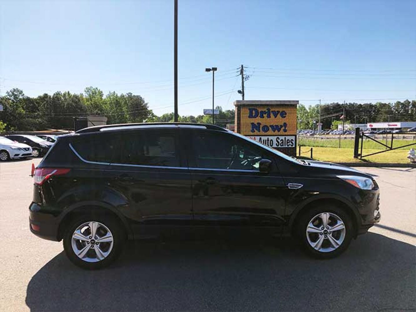 2016 Ford Escape SE FWD (1FMCU0GX5GU) with an 1.6L L4 DOHC 16V engine, 6-Speed Automatic transmission, located at 7710 Tara Blvd, Jonesboro, GA, 30236, (678) 450-1000, 33.544365, -84.367821 - At Sports and Imports we'll get you approved for an auto loan right here, whatever your credit! Our buy here, pay here financing means you only need a driver's license and proof of income. Call us at 678-450-1000 for more information and get you driving today! LOW DOWN PAYMENT ($999) We match yo - Photo#4