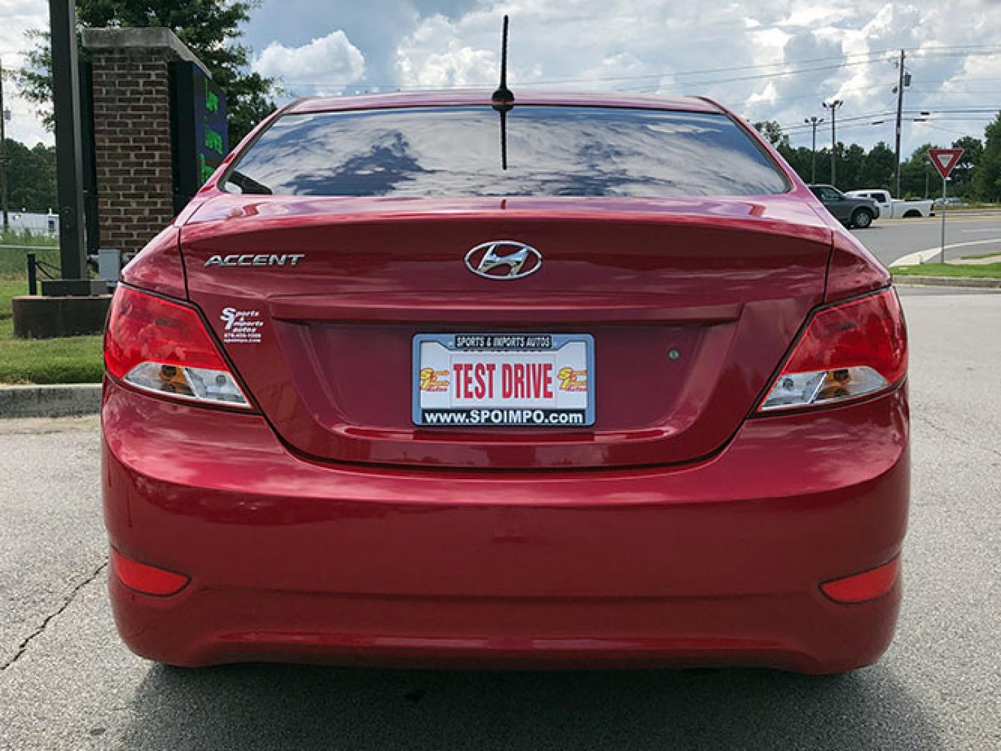 2016 Hyundai Accent SE 4-Door 6A (KMHCT4AE3GU) with an 1.6L L4 DOHC 16V engine, 6-Speed Automatic transmission, located at 7710 Tara Blvd, Jonesboro, GA, 30236, (678) 450-1000, 33.544365, -84.367821 - Photo#5