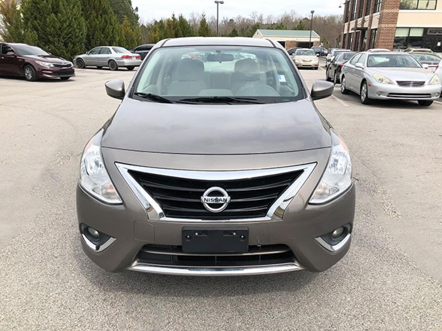 2016 Nissan Versa 1.6 S 5M (3N1CN7AP8GL) with an 1.6L L4 DOHC 16V engine, located at 620 Jesse Jewell Pkwy, Gainesville, GA, 30501, (678) 450-1000, 34.305923, -83.809784 - Photo#1