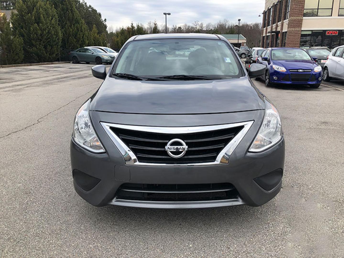 2017 Nissan Versa 1.6 S 4A (3N1CN7AP0HL) with an 1.6L L4 DOHC 16V engine, 4-Speed Automatic transmission, located at 620 Jesse Jewell Pkwy, Gainesville, GA, 30501, (678) 450-1000, 34.305923, -83.809784 - Photo#1