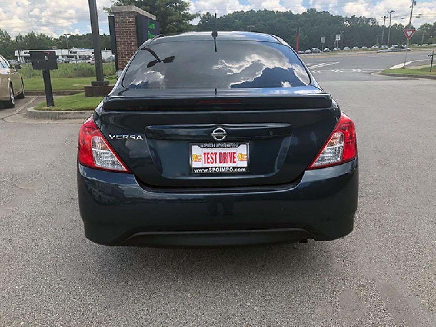 2017 Nissan Versa 1.6 S 4A (3N1CN7AP1HL) with an 1.6L L4 DOHC 16V engine, 4-Speed Automatic transmission, located at 7710 Tara Blvd, Jonesboro, GA, 30236, (678) 450-1000, 33.544365, -84.367821 - Photo#5