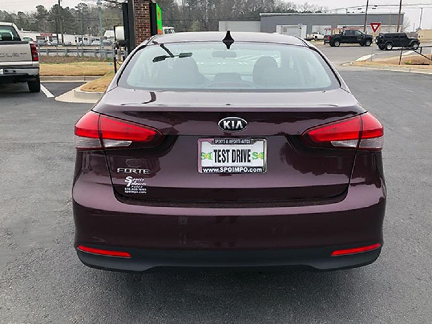 2018 Kia Forte LX 6M (3KPFK4A73JE) with an 2.0L L4 DOHC 16V engine, 6M transmission, located at 7710 Tara Blvd, Jonesboro, GA, 30236, (678) 450-1000, 33.544365, -84.367821 - Photo#5