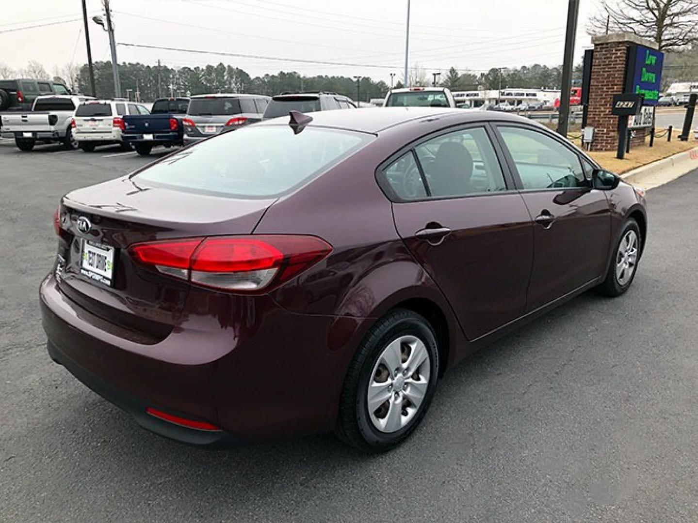 2018 Kia Forte LX 6M (3KPFK4A73JE) with an 2.0L L4 DOHC 16V engine, 6M transmission, located at 7710 Tara Blvd, Jonesboro, GA, 30236, (678) 450-1000, 33.544365, -84.367821 - Photo#6