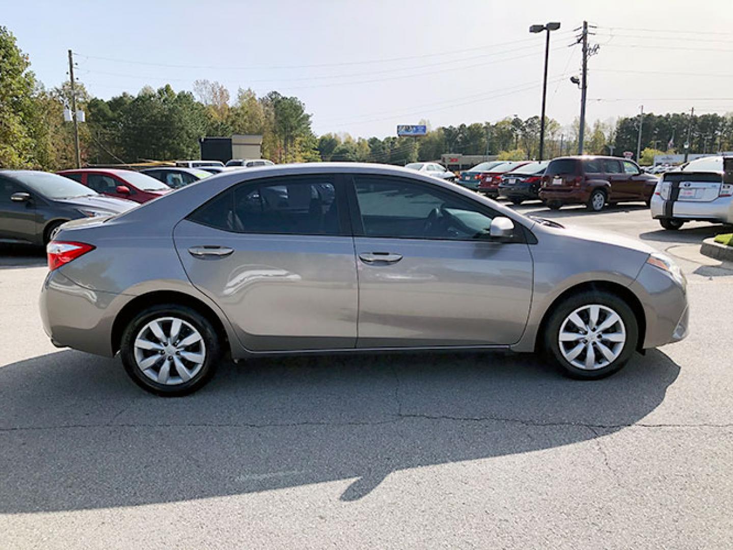 2015 Toyota Corolla L 4-Speed AT (2T1BURHE6FC) with an 1.8L L4 DOHC 16V engine, 4-Speed Automatic transmission, located at 620 Jesse Jewell Pkwy, Gainesville, GA, 30501, (678) 450-1000, 34.305923, -83.809784 - Photo#6