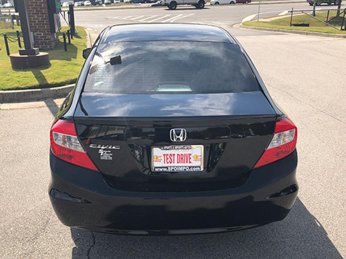 2012 Honda Civic LX Sedan 5-Speed Automatic (19XFB2F51CE) with an 1.8L L4 SOHC 16V engine, 5-Speed Automatic transmission, located at 620 Jesse Jewell Pkwy, Gainesville, GA, 30501, (678) 450-1000, 34.305923, -83.809784 - Photo#5