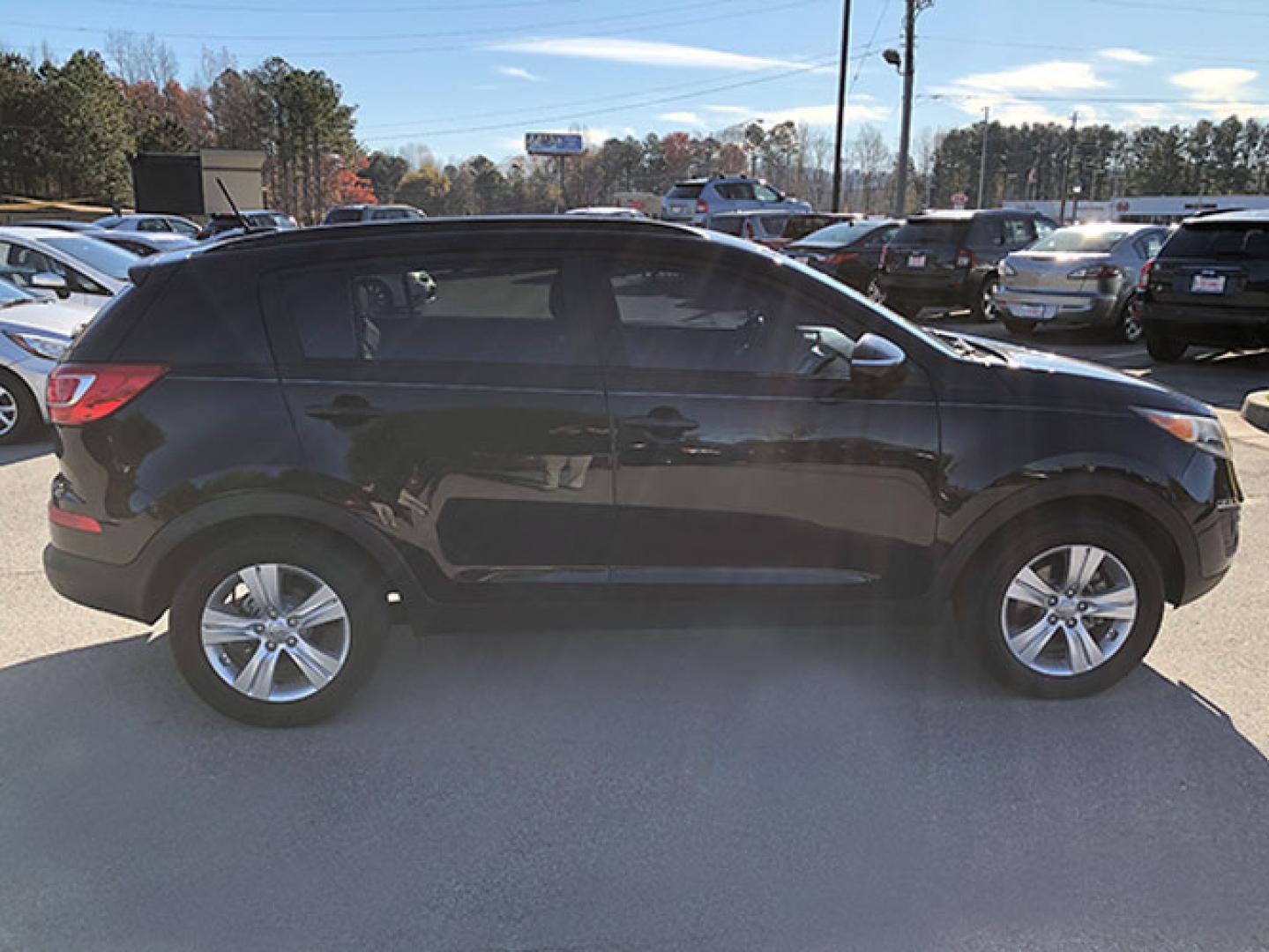 2013 Kia Sportage LX FWD (KNDPB3A24D7) with an 2.4L V6 DOHC 24V engine, 6-Speed Automatic transmission, located at 7710 Tara Blvd, Jonesboro, GA, 30236, (678) 450-1000, 33.544365, -84.367821 - Photo#7