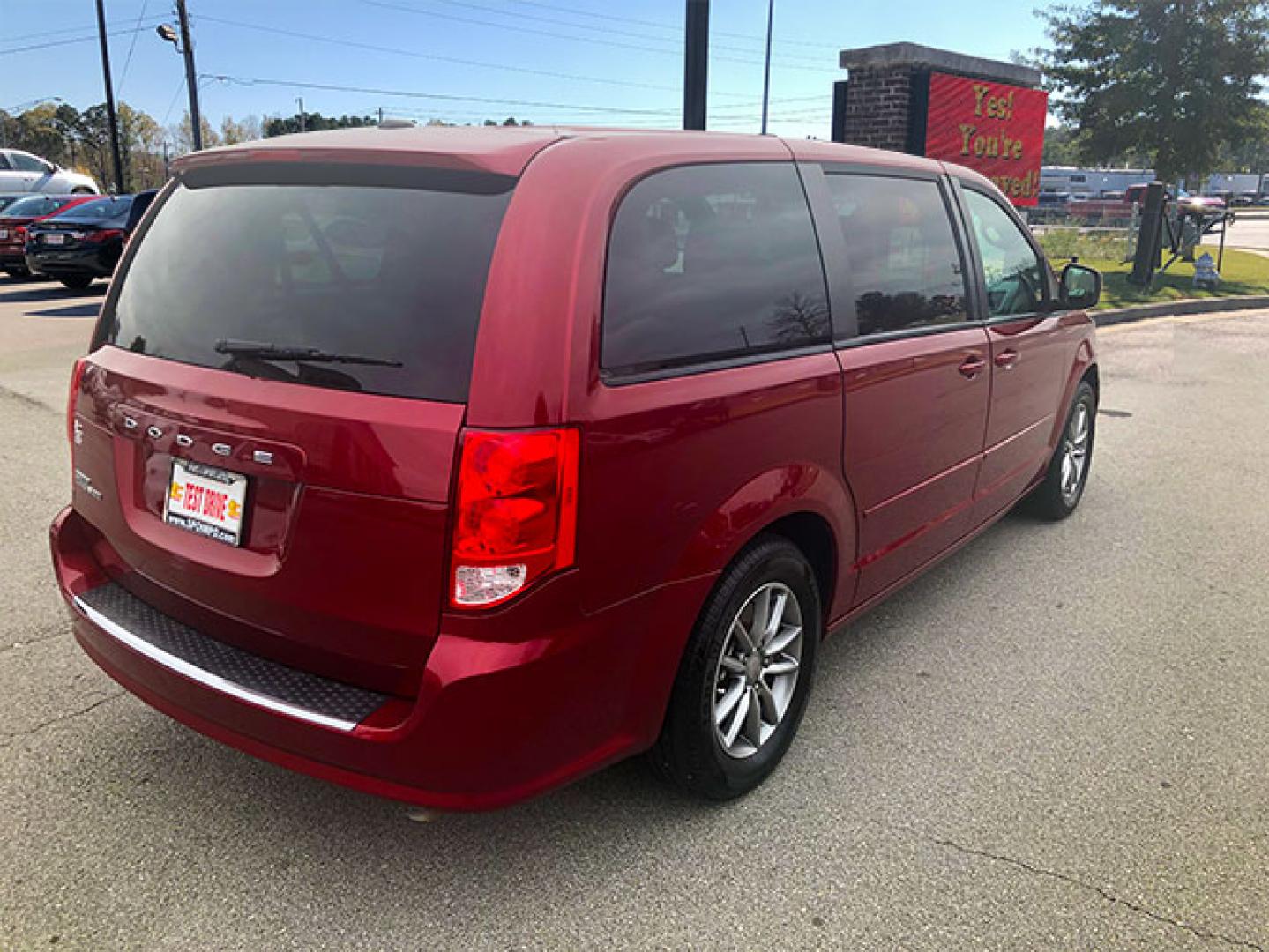 2016 Dodge Grand Caravan SE (2C4RDGBG9GR) with an 3.6L V6 DOHC 24V engine, 6-Speed Automatic transmission, located at 620 Jesse Jewell Pkwy, Gainesville, GA, 30501, (678) 450-1000, 34.305923, -83.809784 - Photo#4